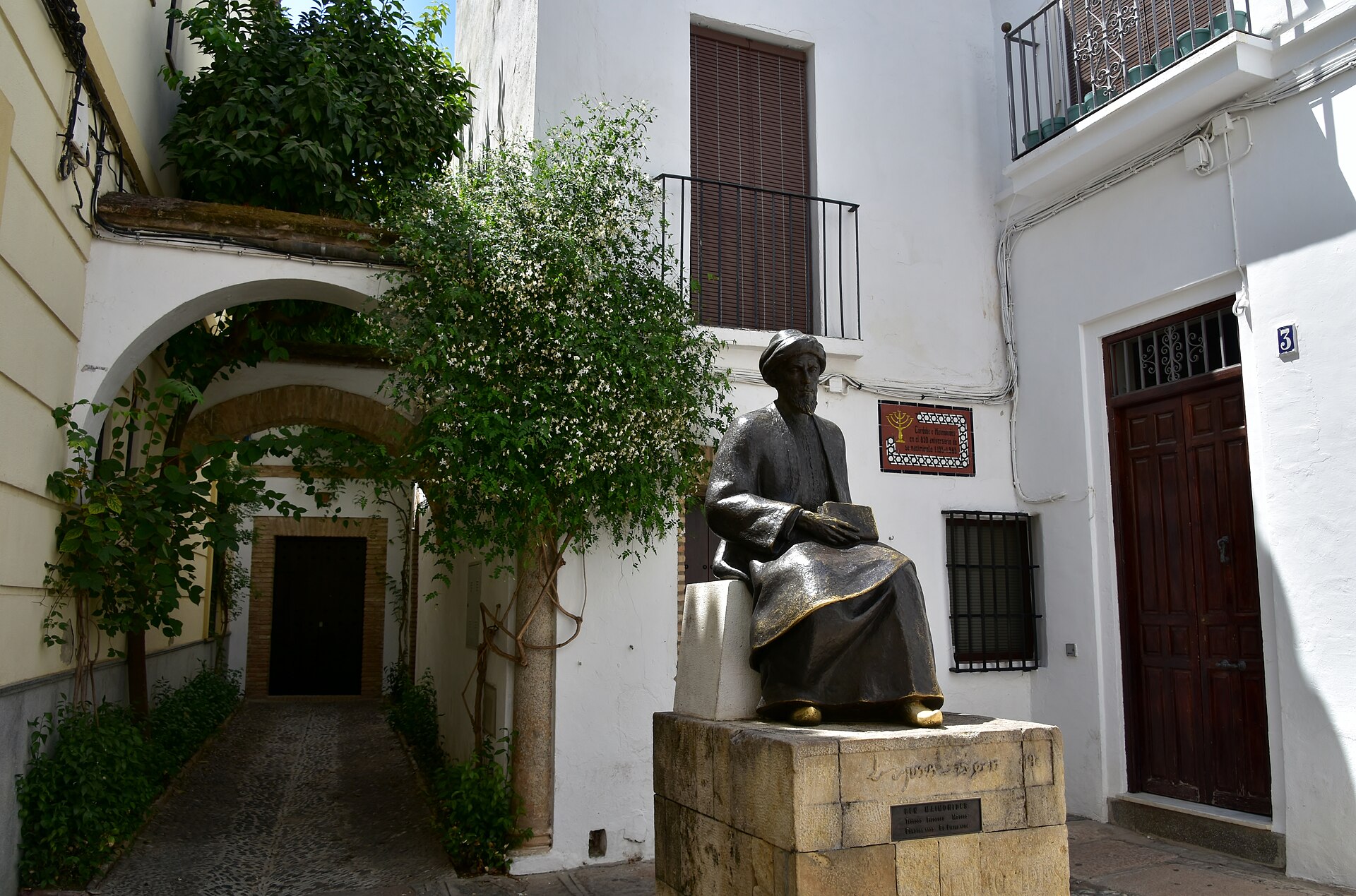 Maimonides is born in Córdoba